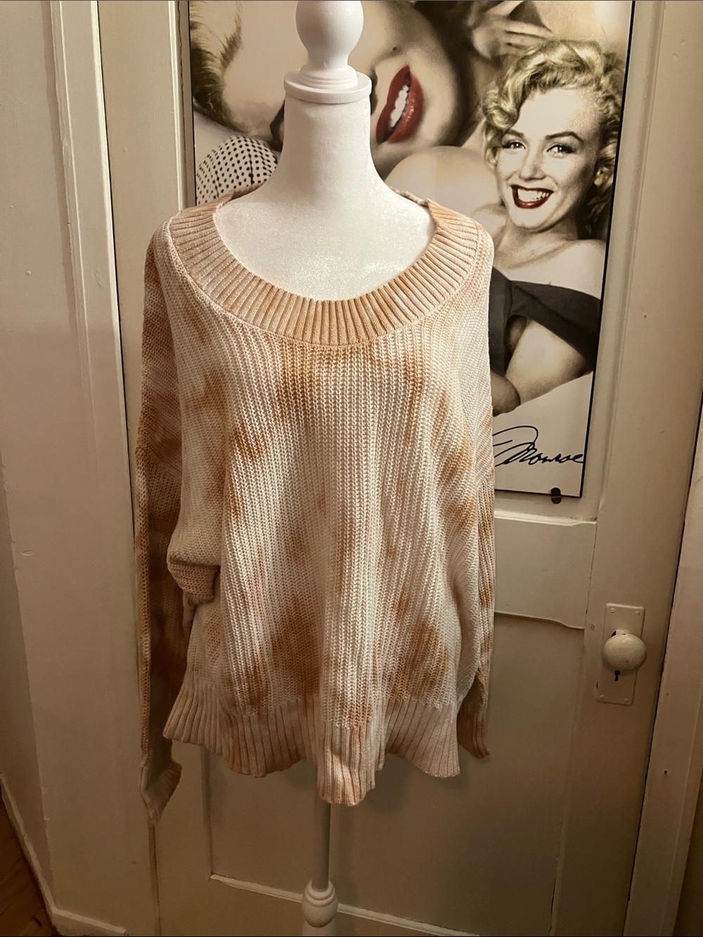 aerie Cream and Tan Tie-Dye Scoop Neck Sweater